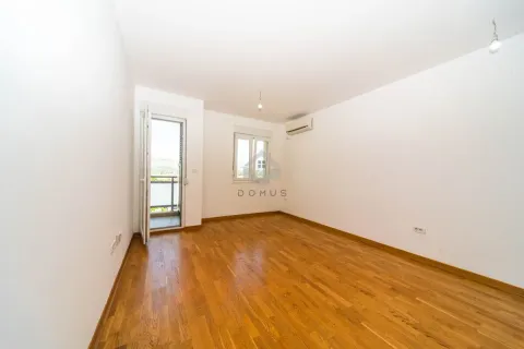 Rent, one bedroom apartment, 41m², City Kvart, Podgorica - image 1