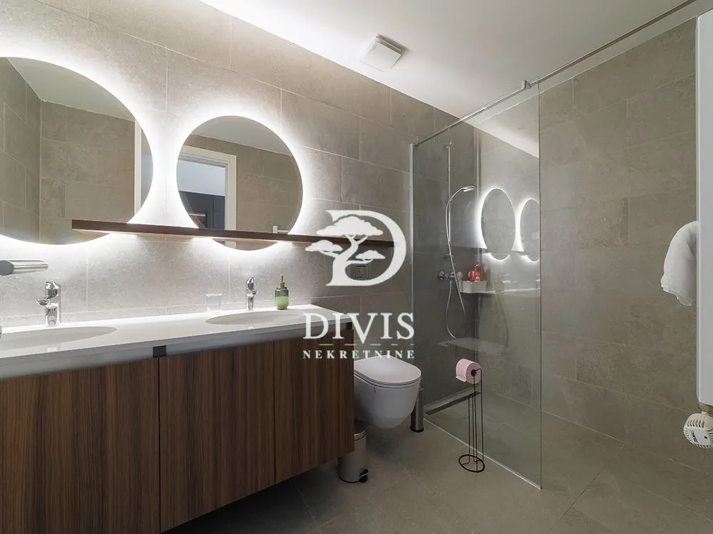 Prodaja, četvorosoban stan, 114m², Beograd Na Vodi, Beograd
