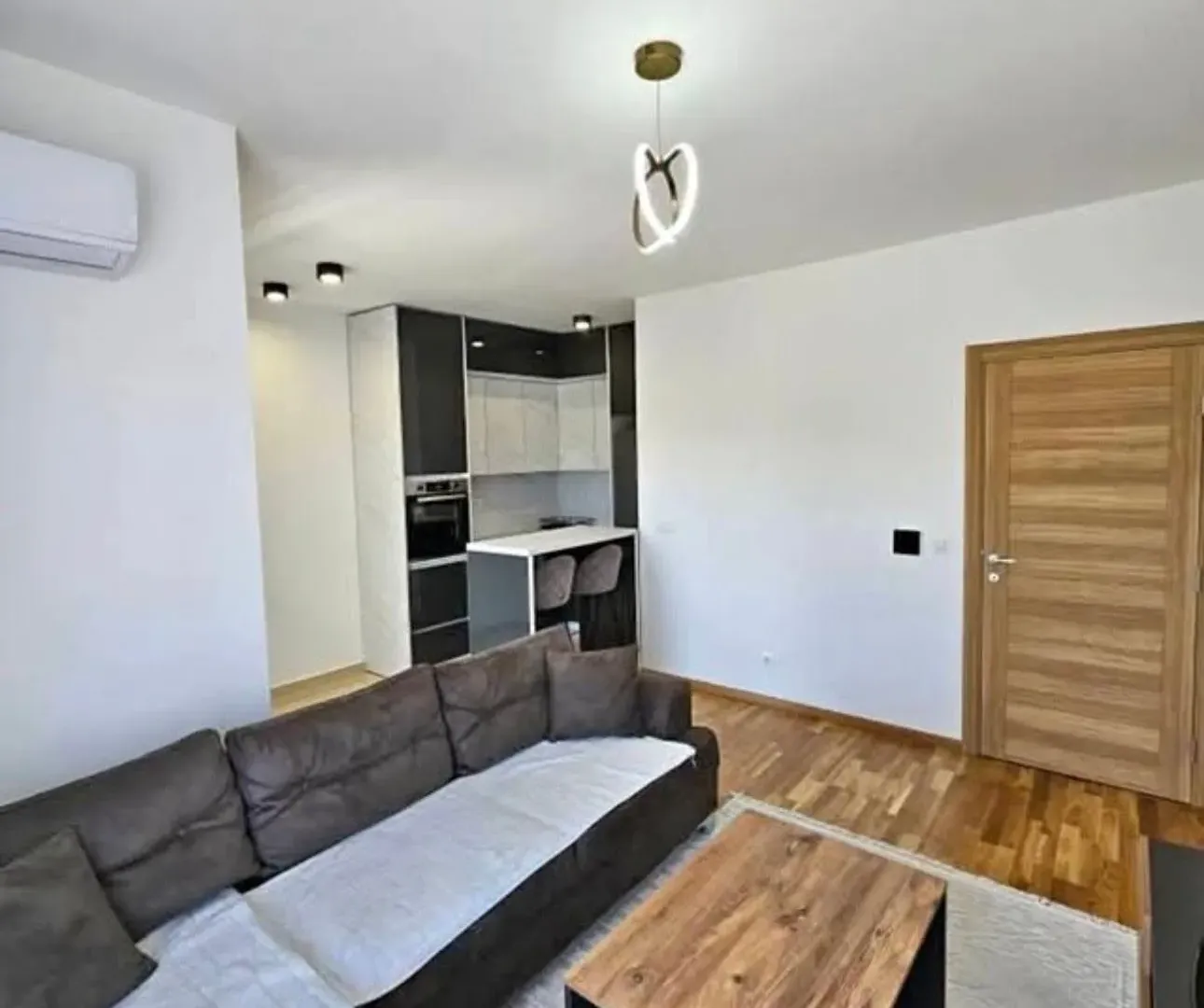 Rent, one bedroom apartment, 42m², Stari Aerodrom, Podgorica