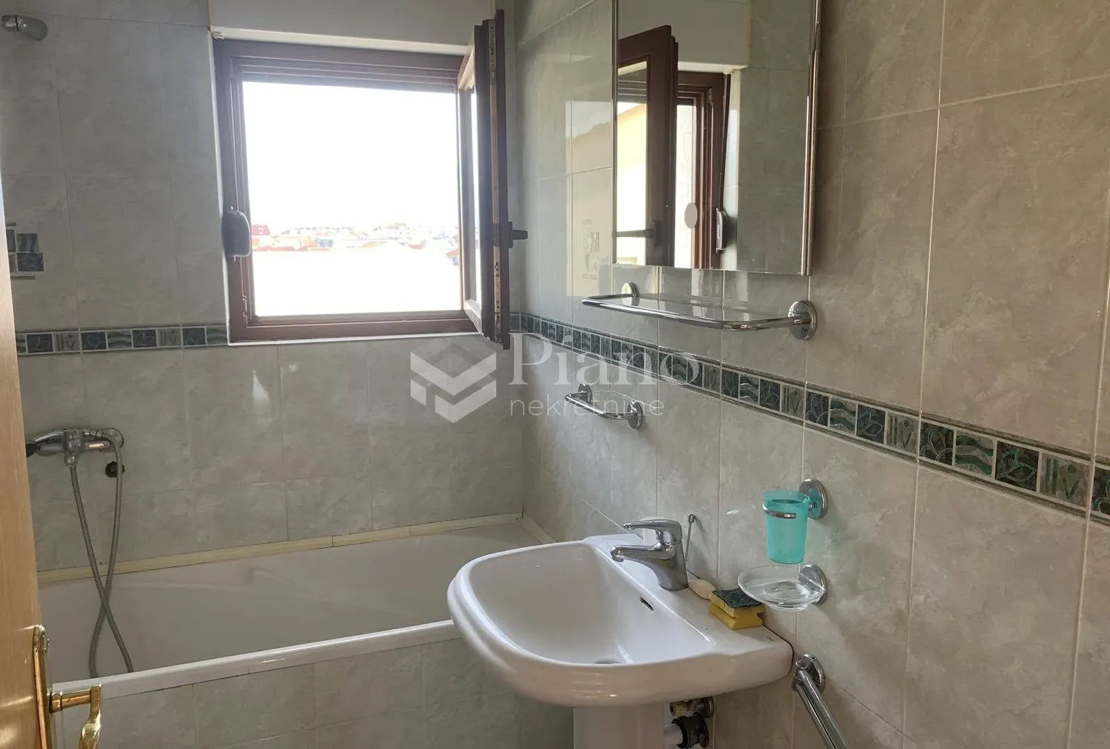 Rent, two bedroom apartment, 85m², Stari Aerodrom, Podgorica