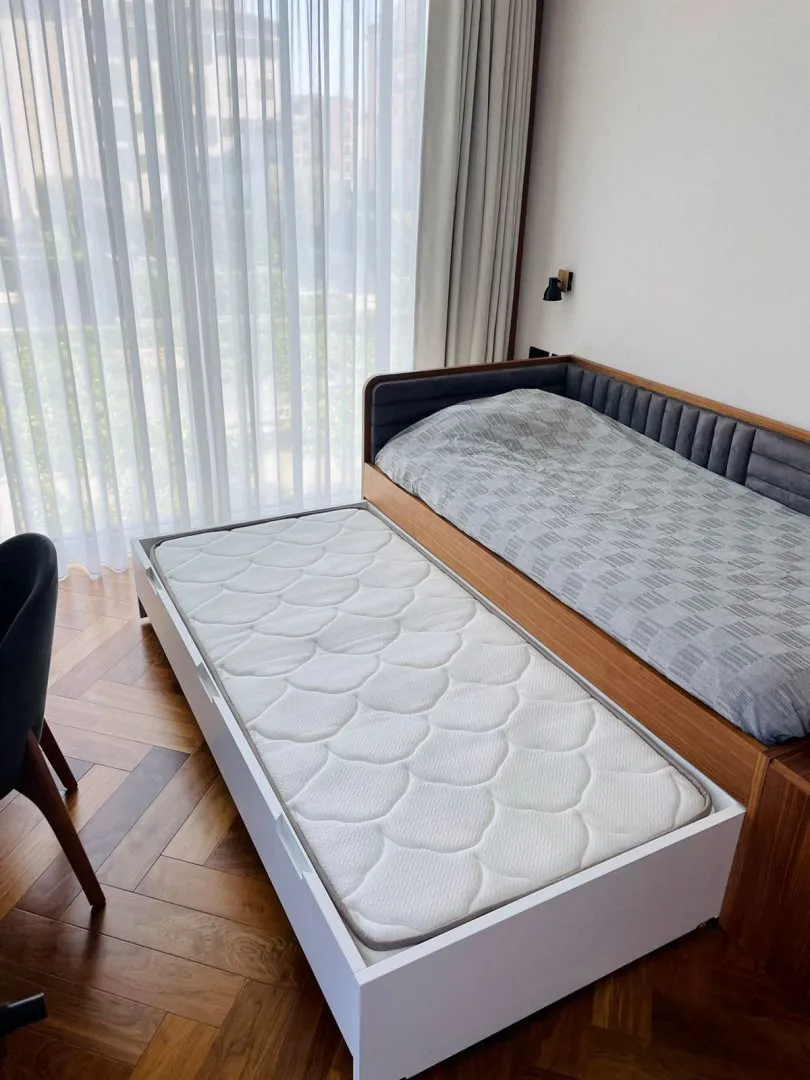 Izdavanje, dvosoban stan, 146m², Centar, Tivat