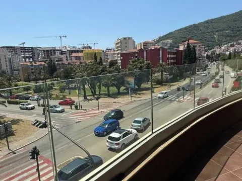 Prodaja, jednosoban stan, 38m², Centar, Budva - image 4