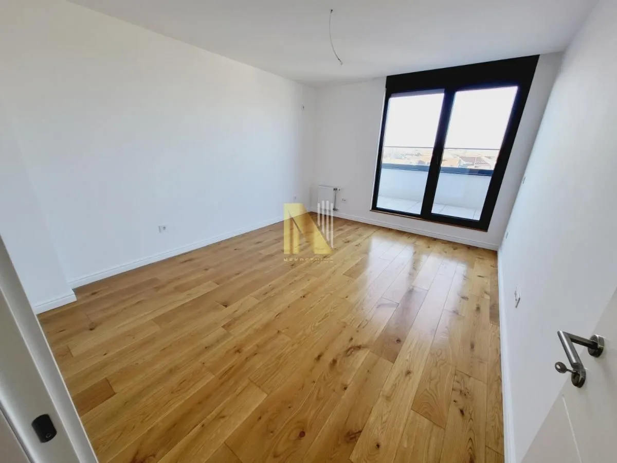 Prodaja, četvorosoban stan, 170m², Grbavica, Novi Sad Sve Podlokacije