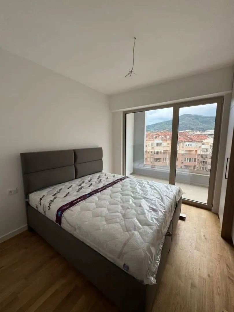 Izdavanje, jednosoban stan, 55m², Rozino, Budva