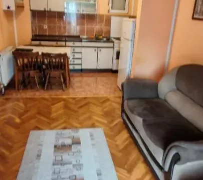 Stan in Nova Detelinara