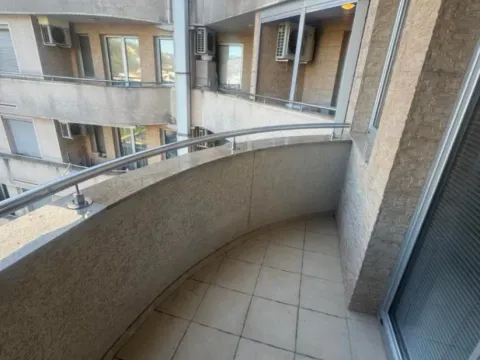 Izdavanje, garsonjera, 25m², Preko Morače, Podgorica - image 4