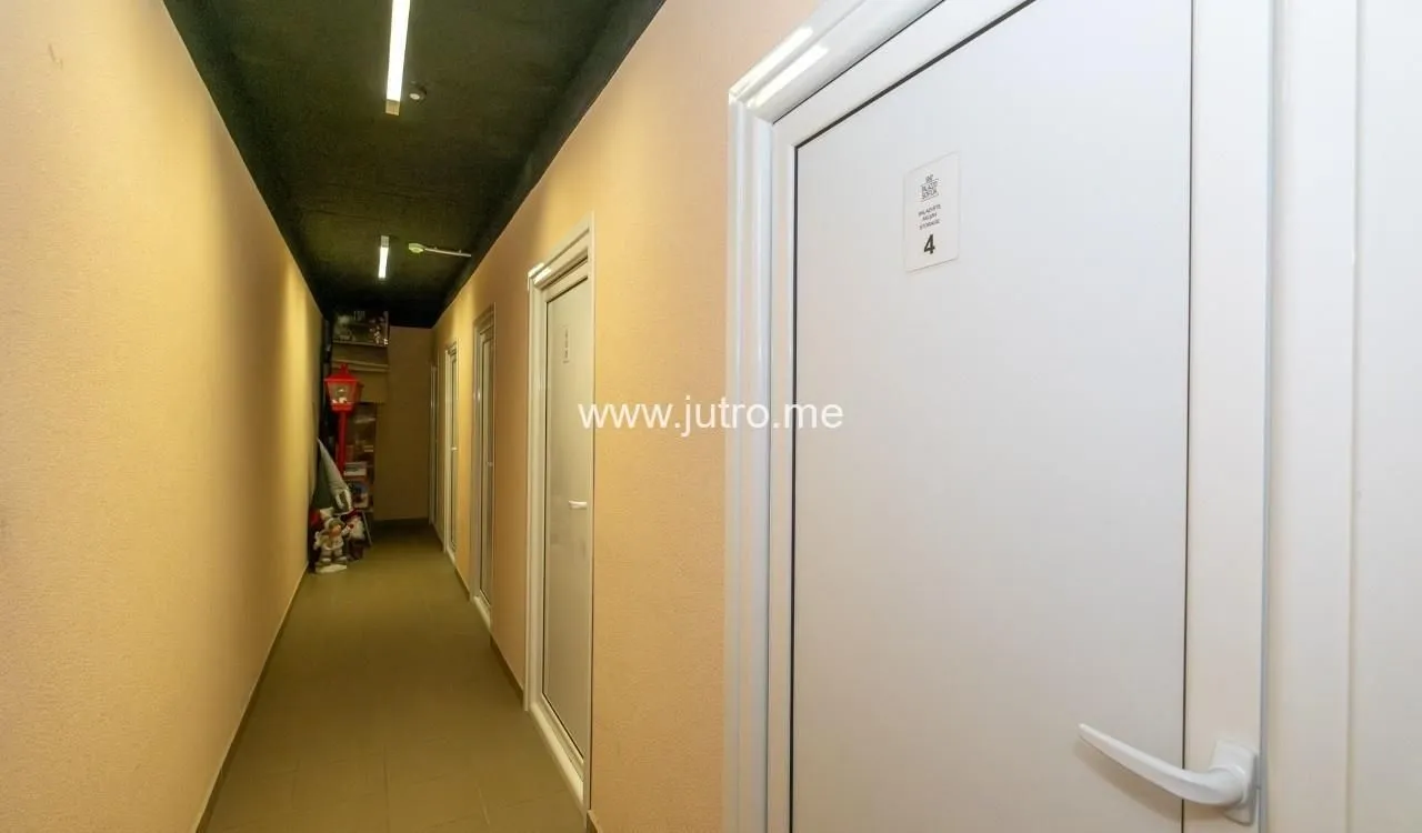 Prodaja, dvosoban stan, 103m², Centar, Tivat
