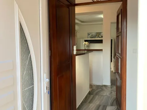 Izdavanje, jednosoban stan, 50m², Pobrežje, Podgorica - image 2