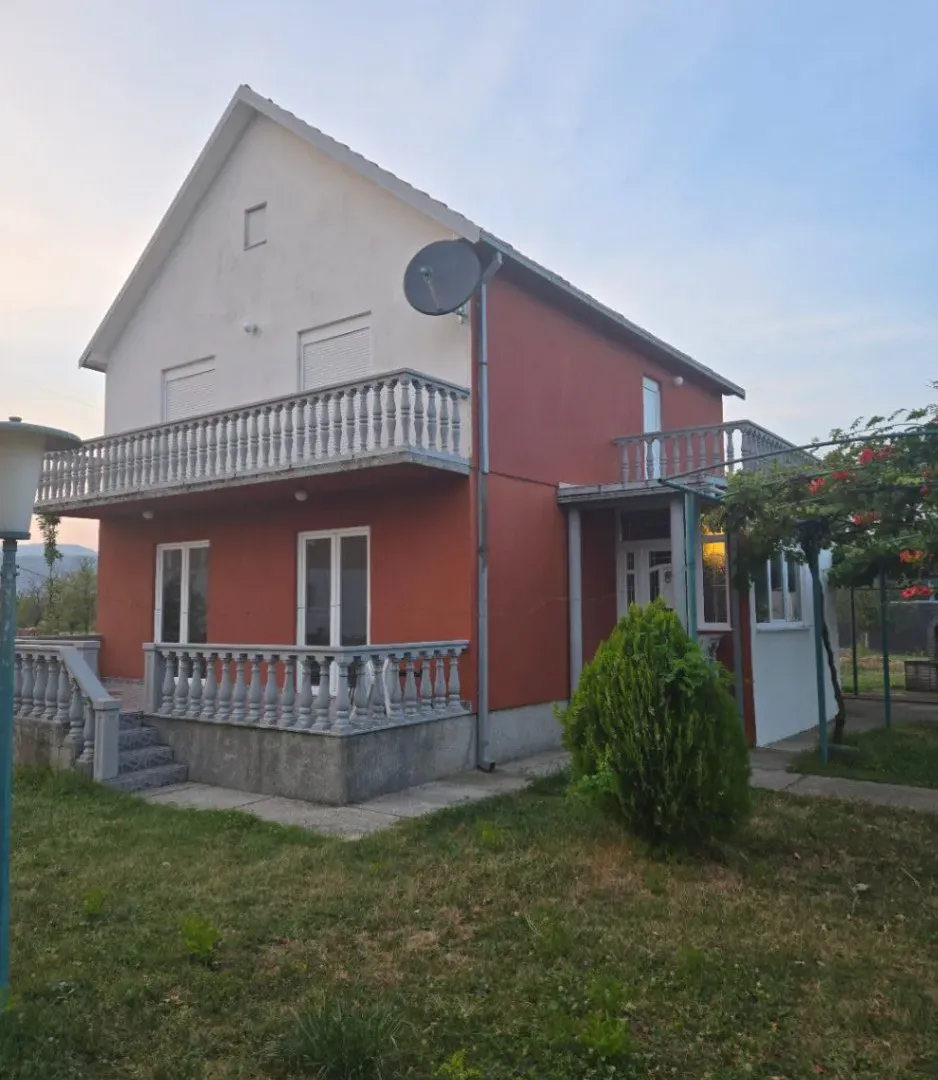 Prodaja, kuća, 164m², Kočani, Nikšić