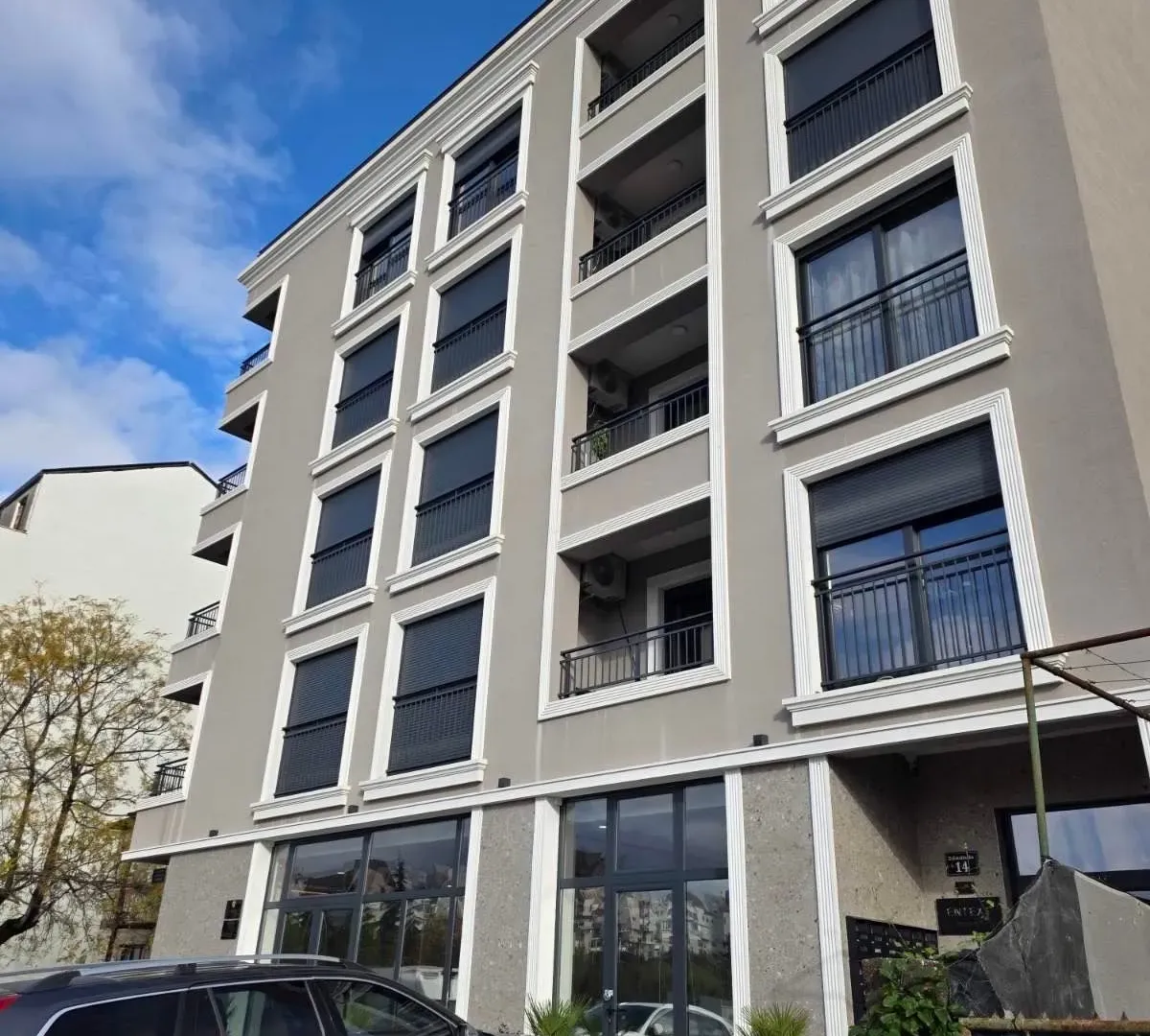 Izdavanje, trosoban stan, 163m², Dalmatinska ulica, Podgorica