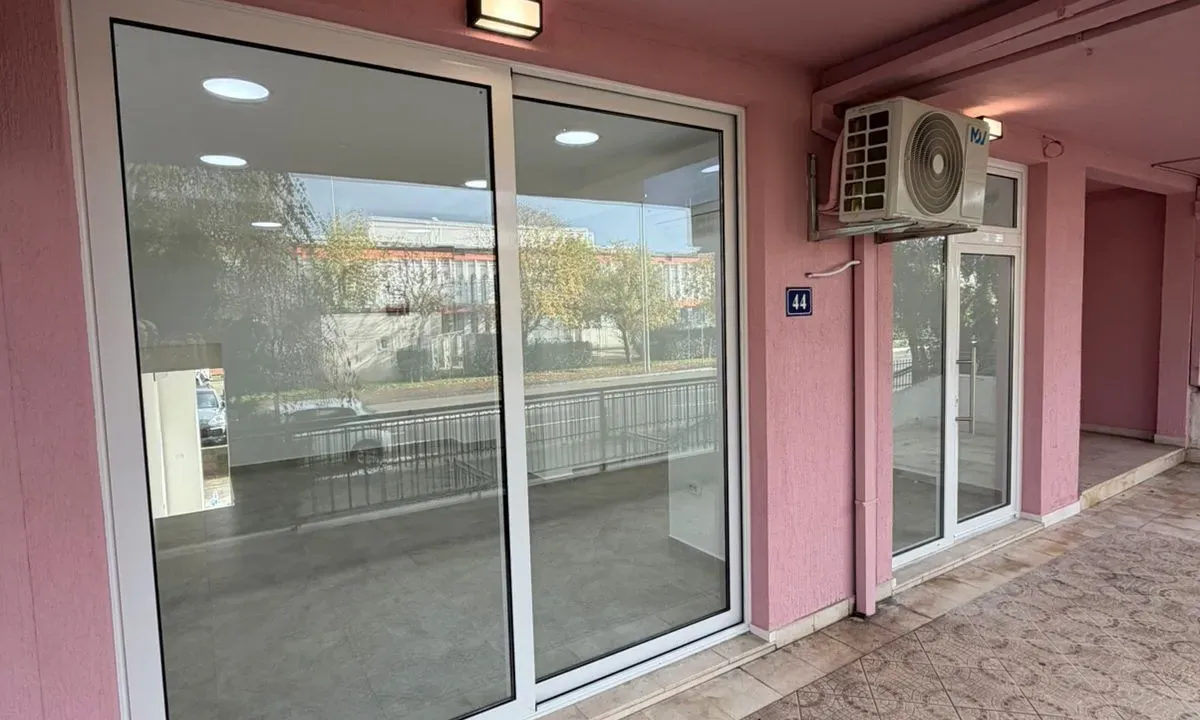Sale, office space, 57m², Krivi Most, Podgorica