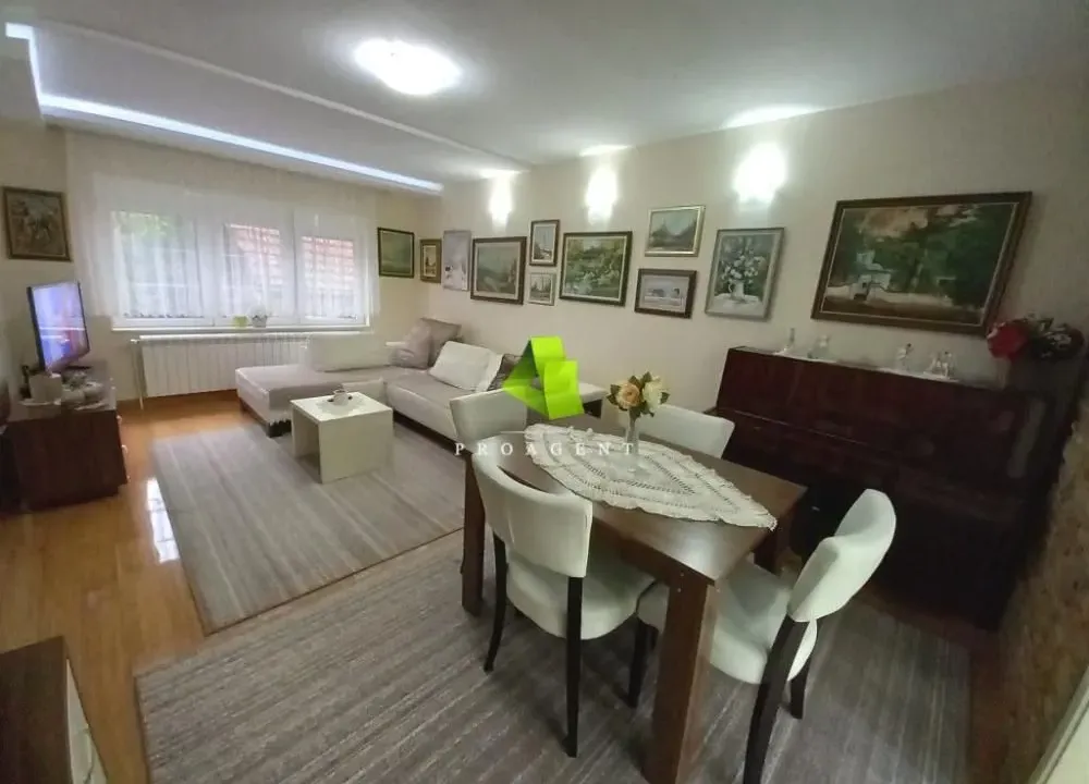 Prodaja, kuća, 180m², Centar, Paraćin