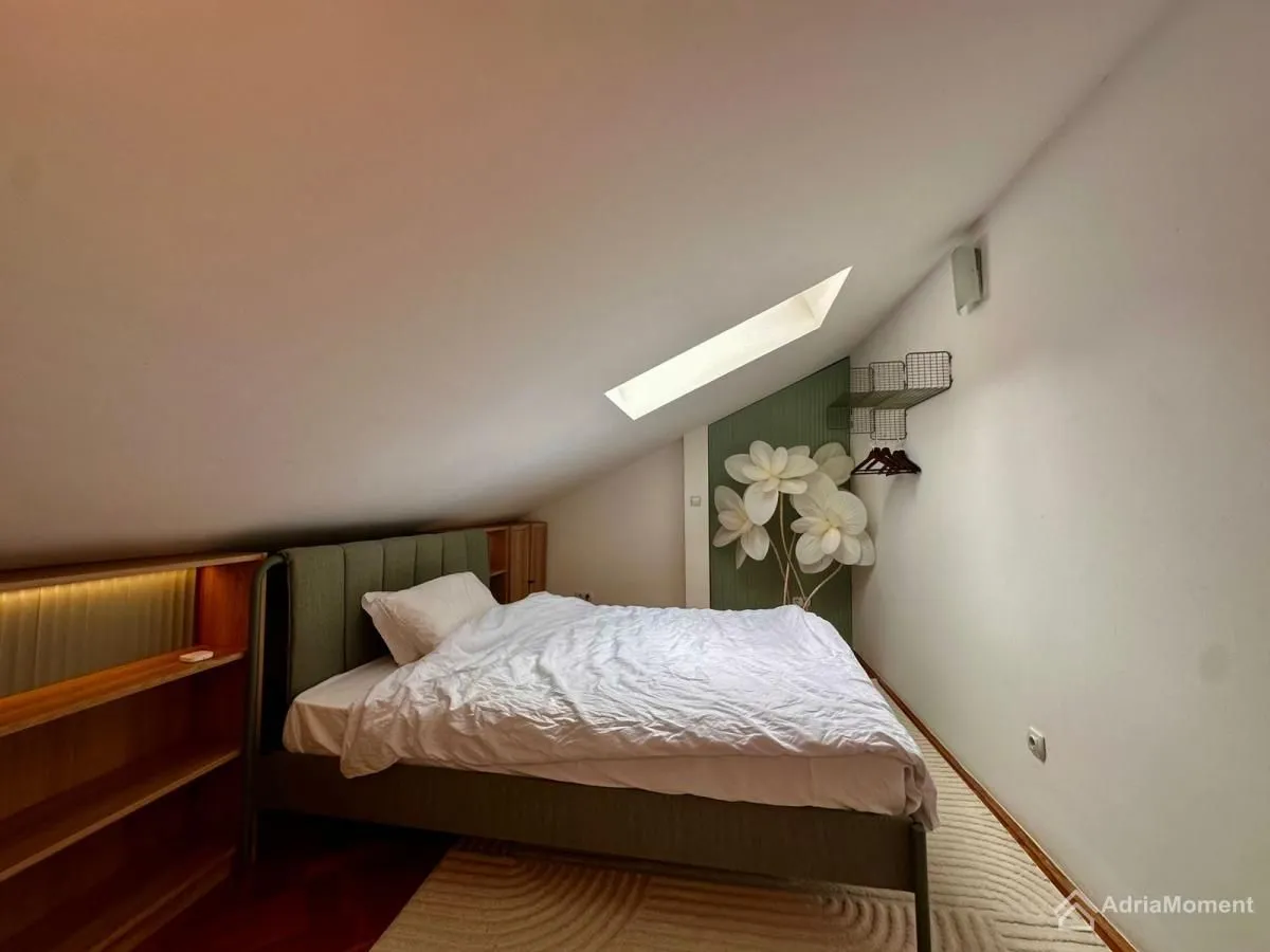 Prodaja, dvosoban stan, 97m², Dobrota, Kotor