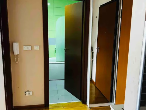 Prodaja, jednosoban stan, 51m², City Kvart, Podgorica - image 4