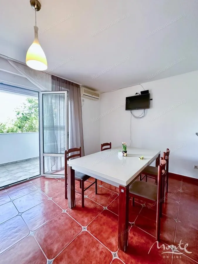 Sale, three bedroom apartment, 90m², Petrovac, Budva