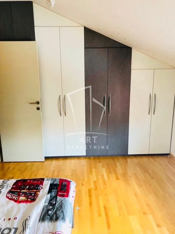 Sale, four bedroom apartment, 124m², Uciteljsko Naselje, Zvezdara Sve Podlokacije