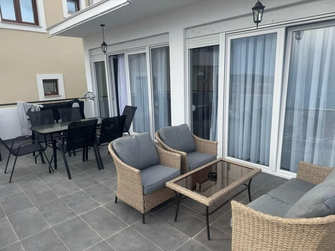 Izdavanje, kuća, 100m², Krimovica, Kotor