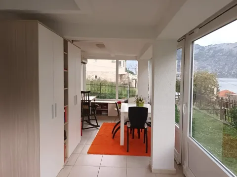 Prodaja, dvosoban stan, 70m², Prčanj, Kotor - image 7