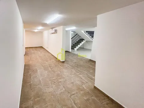 Sale, office space, 294m², Blok 5, Podgorica - image 10