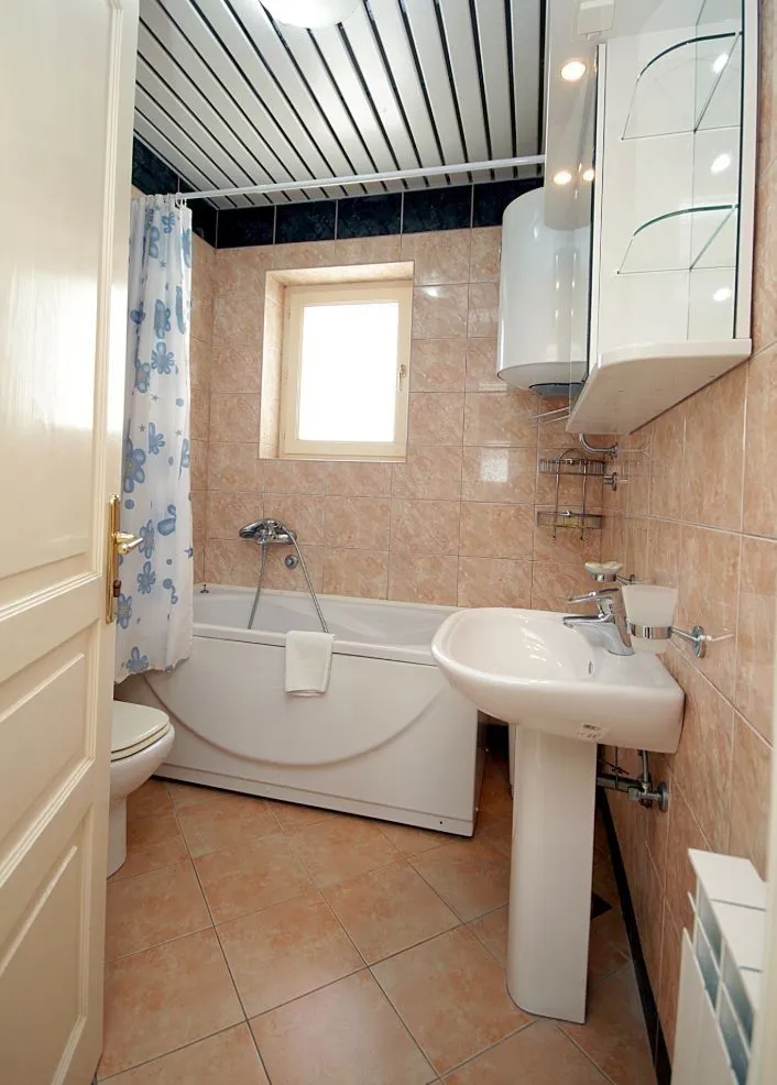 Sale, four bedroom apartment, 95m², Sveti Stefan, Budva