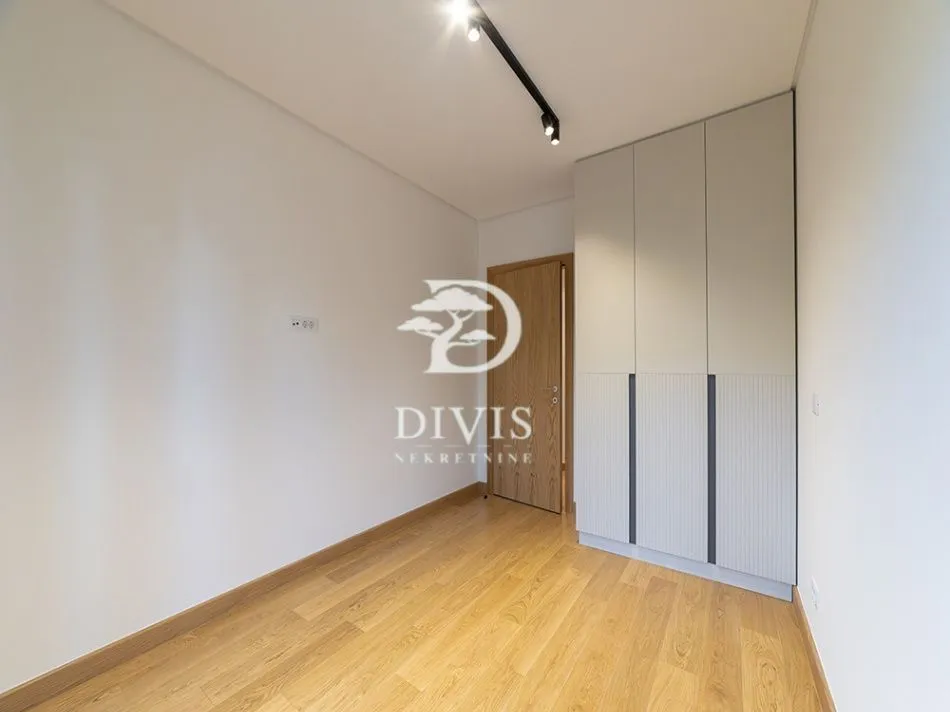 Izdavanje, trosoban stan, 94m², Vukov Spomenik, Zvezdara Sve Podlokacije