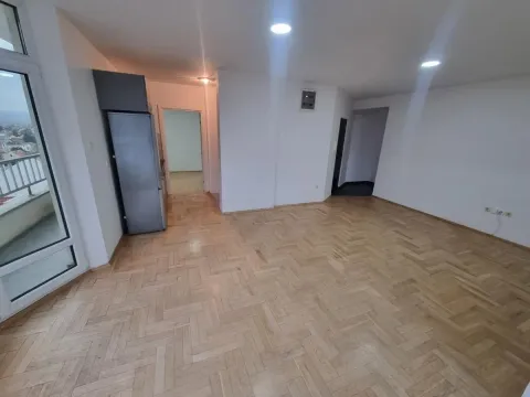 Prodaja, trosoban stan, 71m², Bulevar Evrope, Novi Sad Sve Podlokacije - image 1