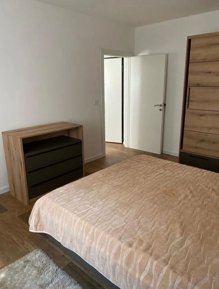 Izdavanje, jednosoban stan, 64m², Mažina, Tivat