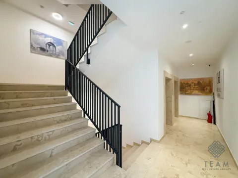 Sale, three bedroom apartment, 112m², Cetinje, Crna Gora - image 16