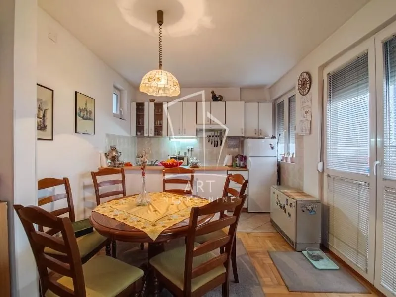 Sale, three bedroom apartment, 69m², Karaburma, Palilula Sve Podlokacije