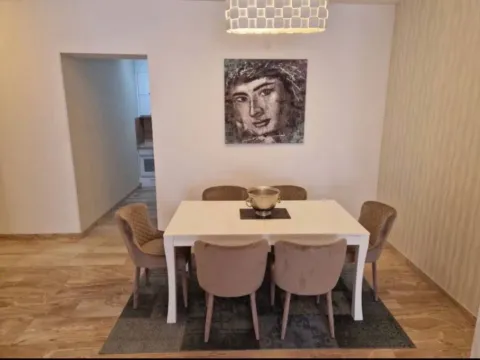 Izdavanje, jednosoban stan, 57m², Centar, Budva - image 4