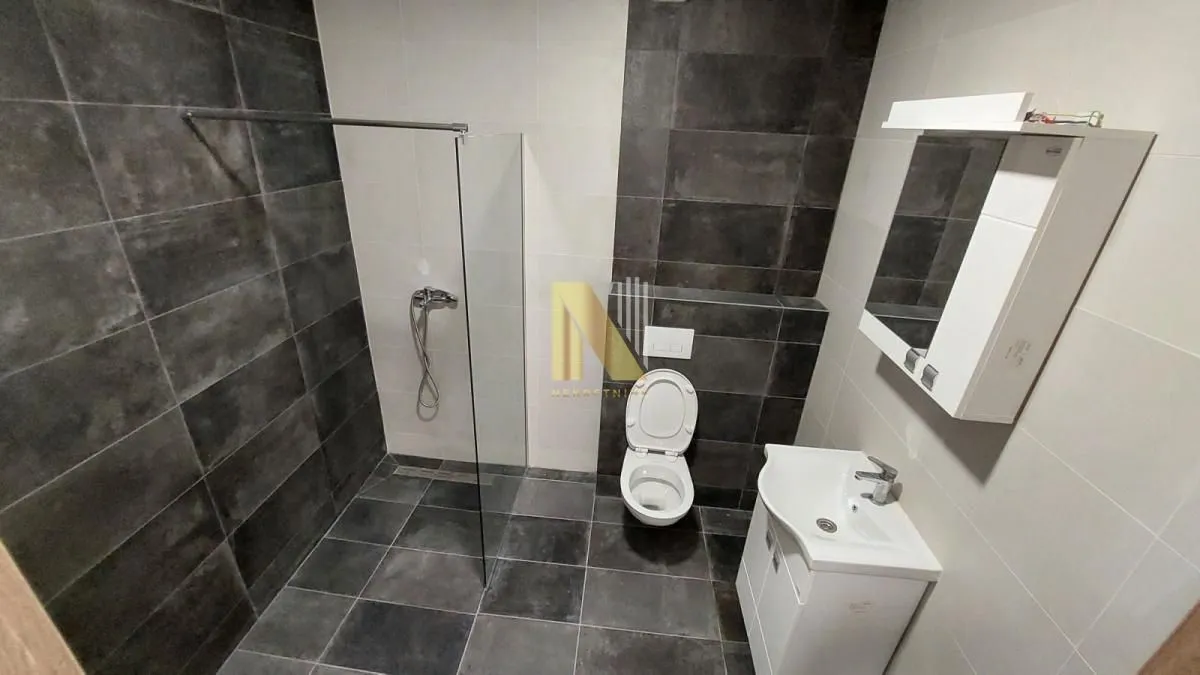 Prodaja, trosoban stan, 78m², Petrovaradin, Novi Sad
