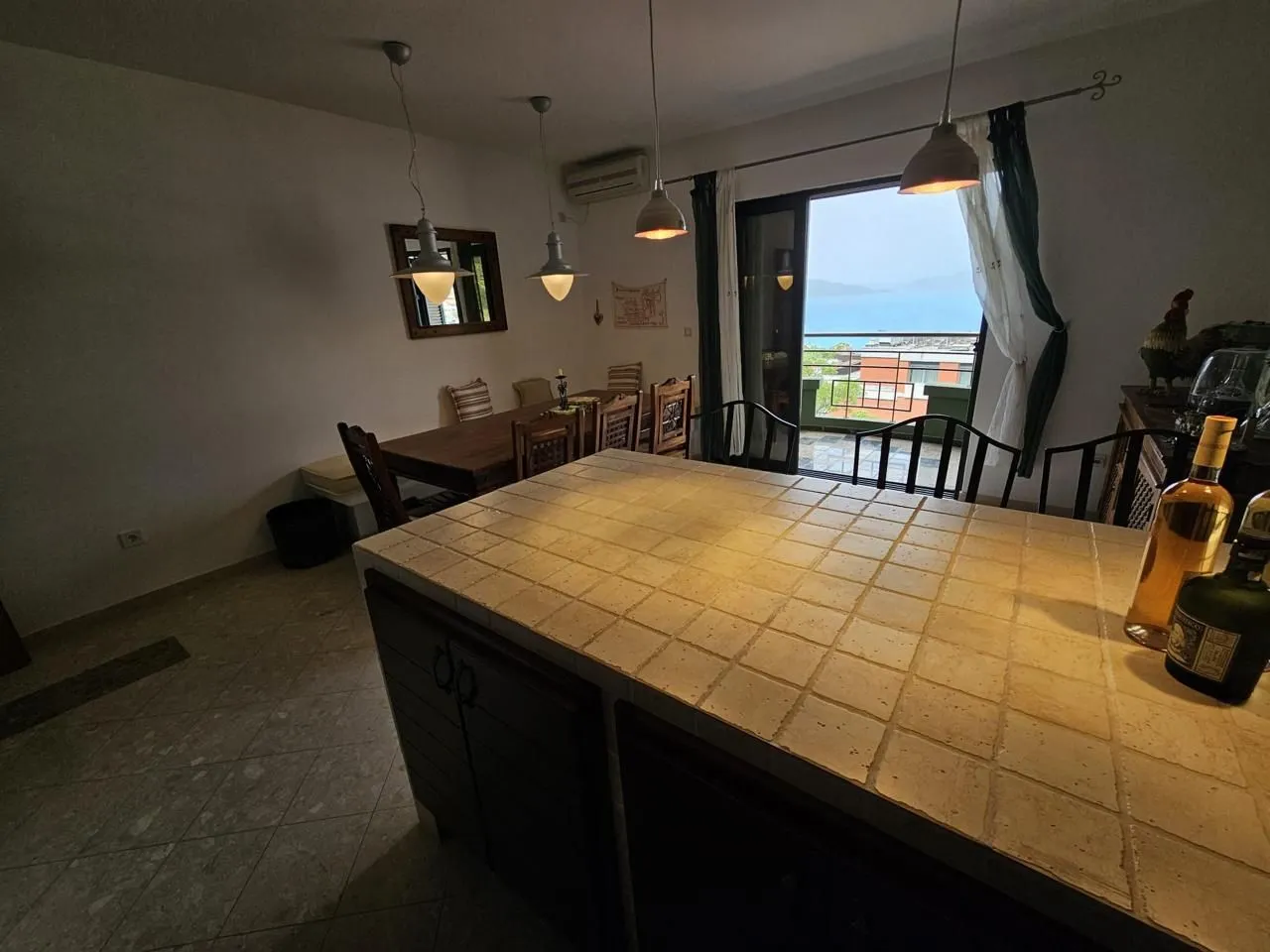 Izdavanje, stan, 149m², Pržno, Budva