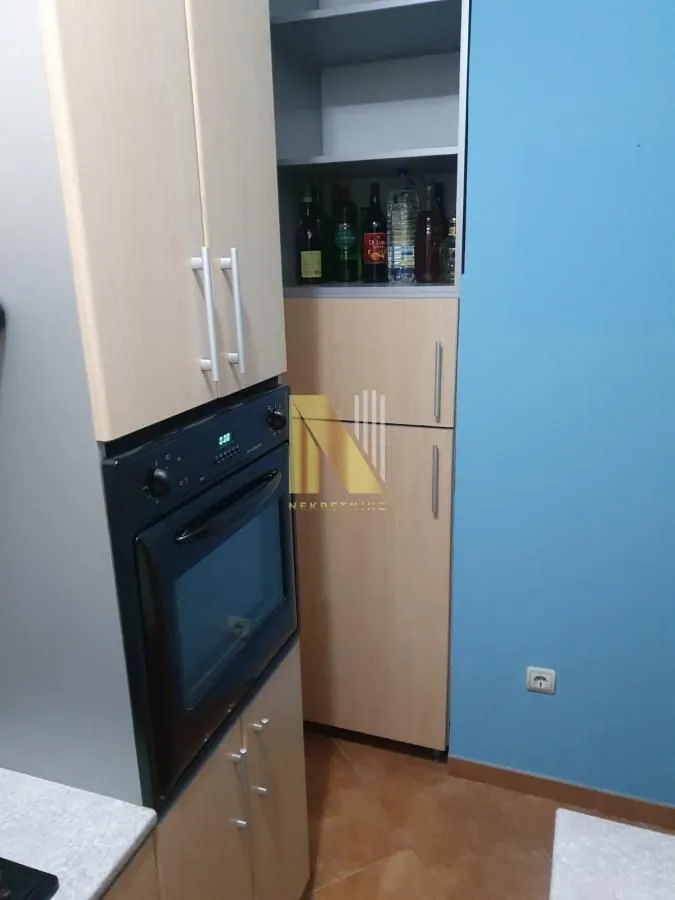 Izdavanje, dvosoban stan, 53m², Centar, Novi Sad
