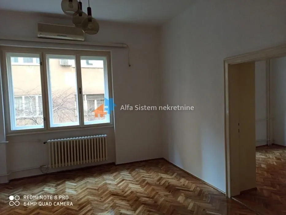 Izdavanje, trosoban stan, 70m², Stari Grad, Beograd
