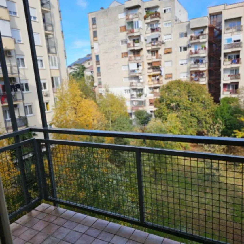 Izdavanje, jednosoban stan, 46m², Blok 6, Podgorica