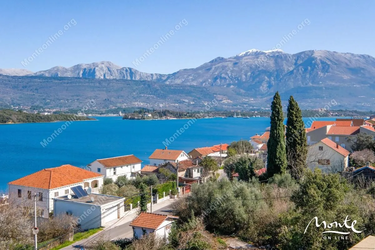 Prodaja, trosoban stan, 96m², Krašići, Tivat