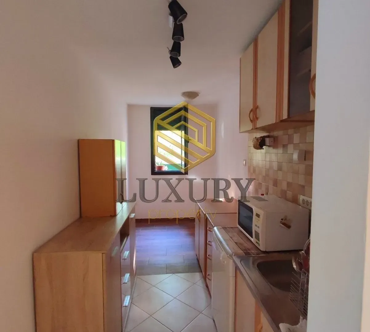 Rent, office space, 80m², Blok 5, Podgorica