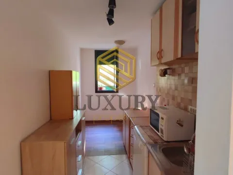 Rent, office space, 80m², Blok 5, Podgorica - image 2