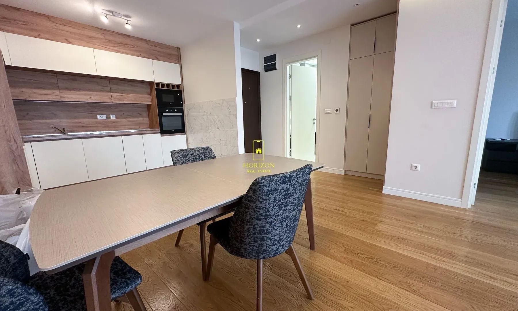Prodaja, jednosoban stan, 63m², Kod Capital Plaze, Podgorica