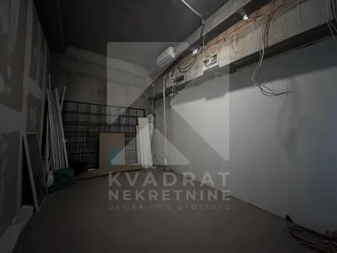Izdavanje, poslovni prostor, 362m², Ljubović, Podgorica - image 13
