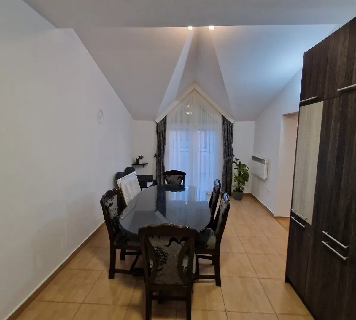 Rent, three bedroom apartment, 115m², Tološi, Podgorica