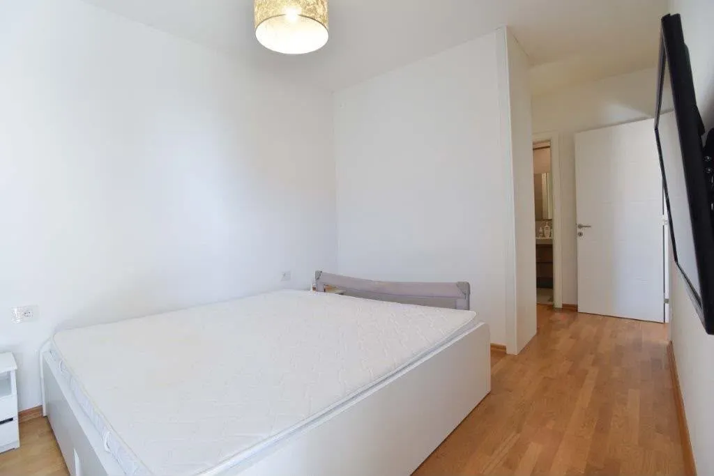 Prodaja, trosoban stan, 94m², Bečići, Budva
