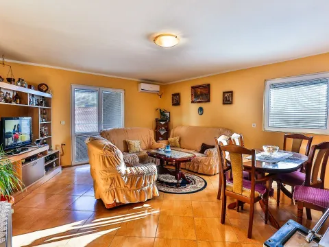 Sale, house, 420m², Bar, Crna Gora - image 1