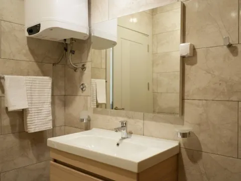 Prodaja, jednosoban stan, 36m², Centar, Bar - image 2