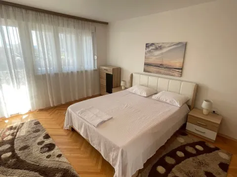 Rent, two bedroom apartment, 70m², Centar, Tivat - image 8