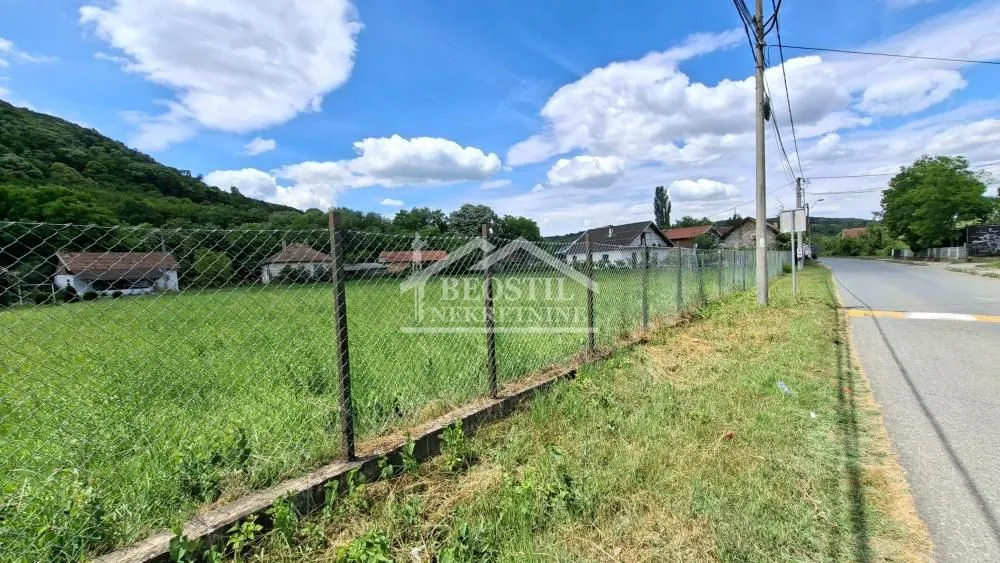 Prodaja, plac, 1300m², Voždovac Sve Podlokacije, Beograd