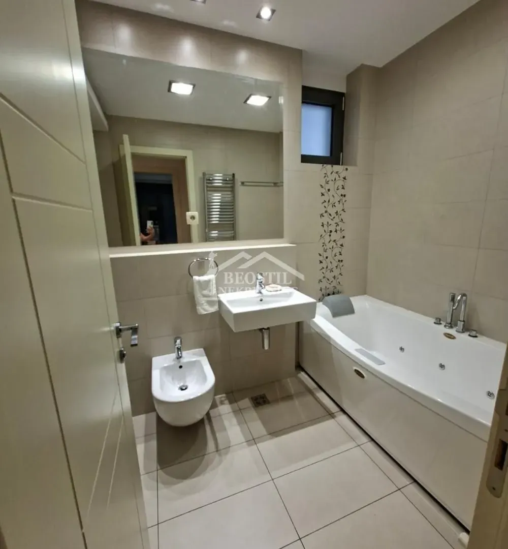 Rent, four bedroom apartment, 125m², Savski Venac, Beograd