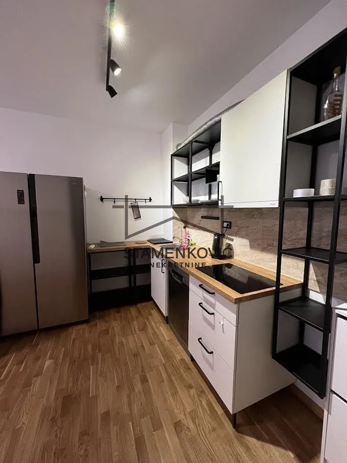 Prodaja, jednosoban stan, 31m², Vidovdansko naselje, Novi Sad Sve Podlokacije