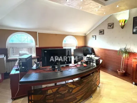 Rent, office space, 700m², Banjica, Voždovac Sve Podlokacije