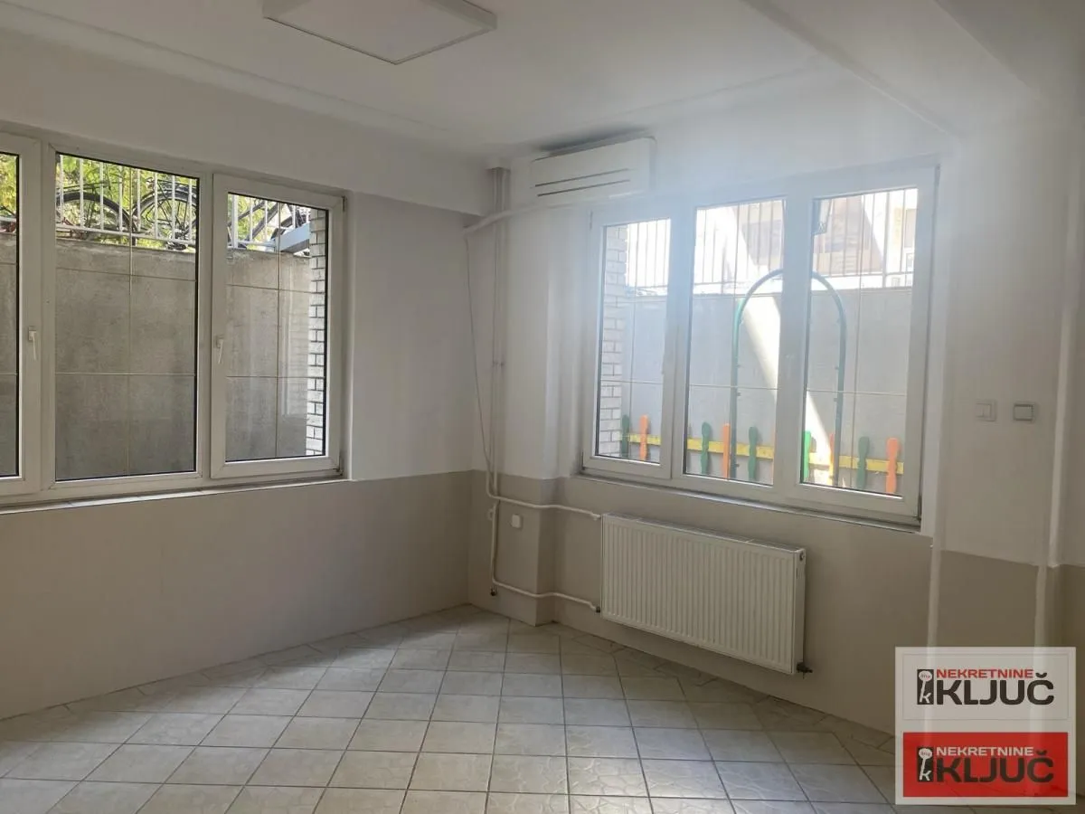 Rent, office space, 160m², Grbavica, Novi Sad Sve Podlokacije